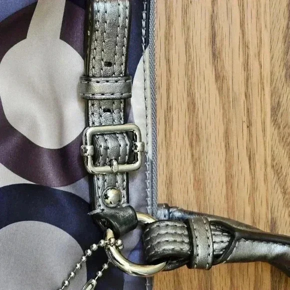 Coach Circle and Sequin Bag EUC - Picture 11 of 13